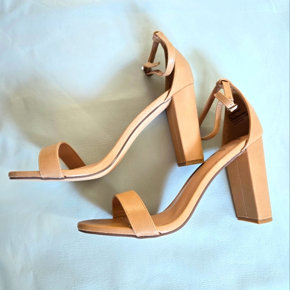 NEW💫 - Lulu's Taylor Naked Heels Size 8.5 - Picture 2 of 9